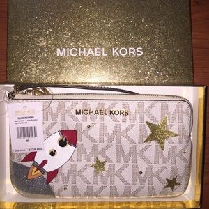 Michael kors wristlet